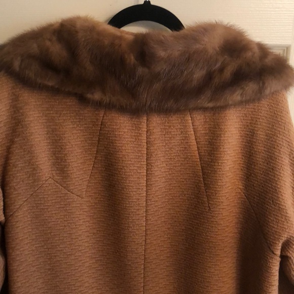Vintage wool coat with fur collar - Picture 7 of 8